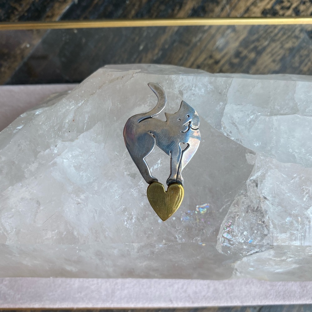 Cat and heart pin/brooch